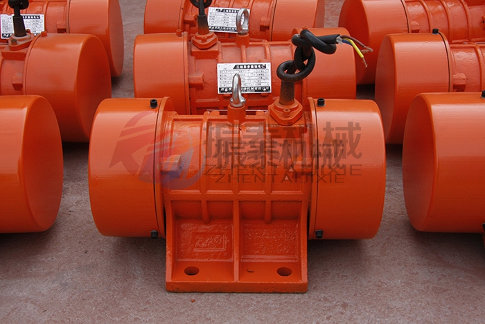 新疆震動電機YZU-100-4型發(fā)貨